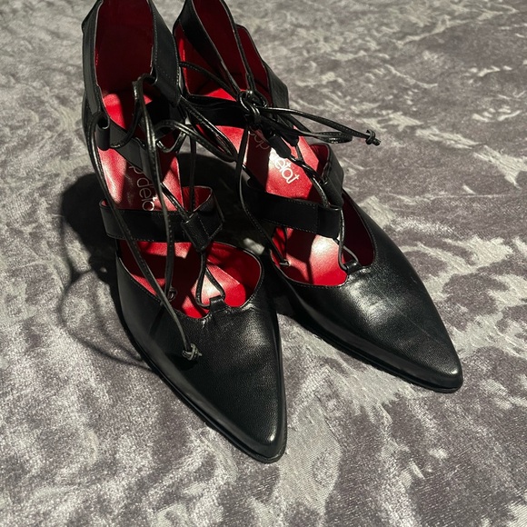 Coup D’état Black Leather Lace-Up Heels | Pointed Toe | Size 8 | Red Interior - Picture 2 of 5